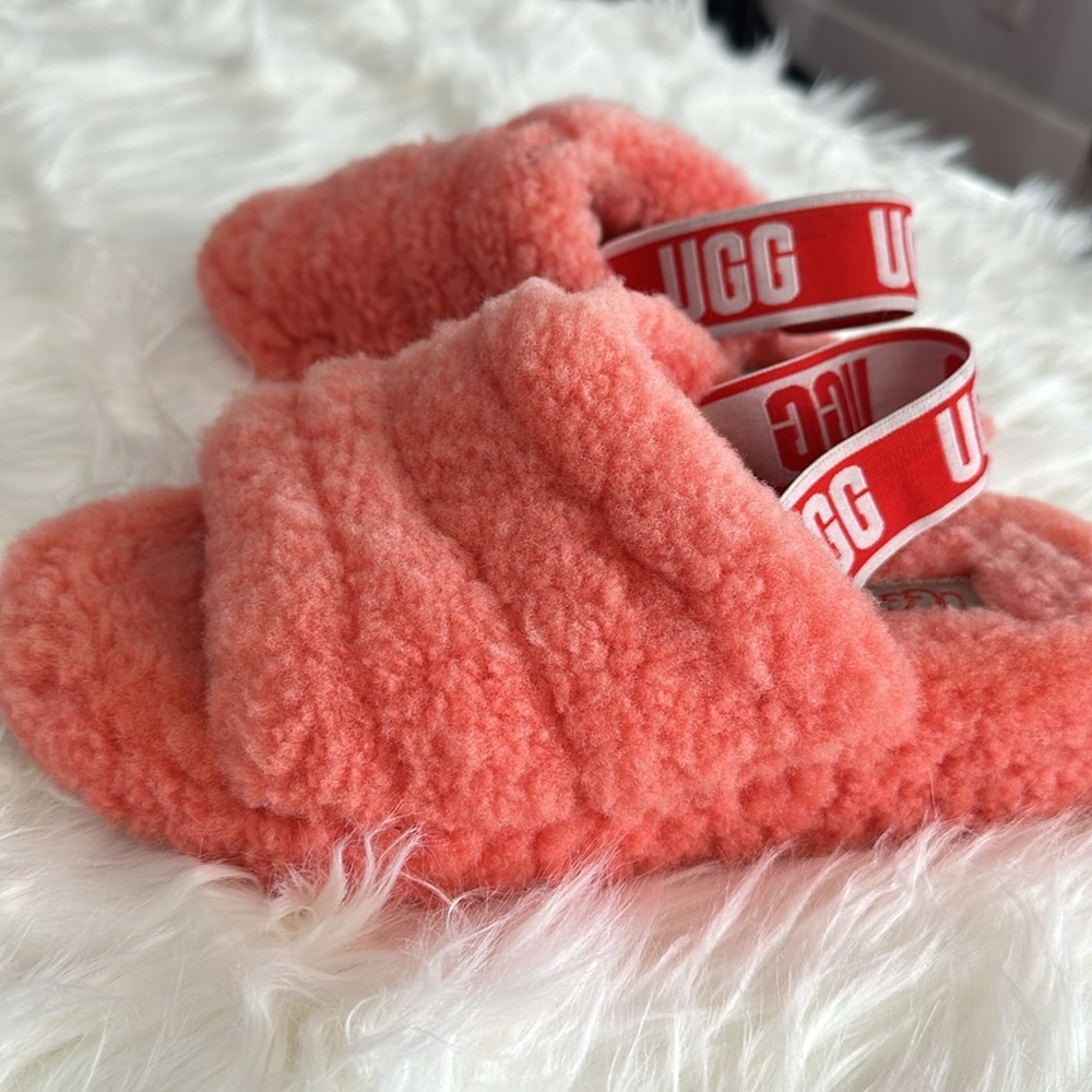 Ugg Slippers Sandals Size 7 in Red Orange
